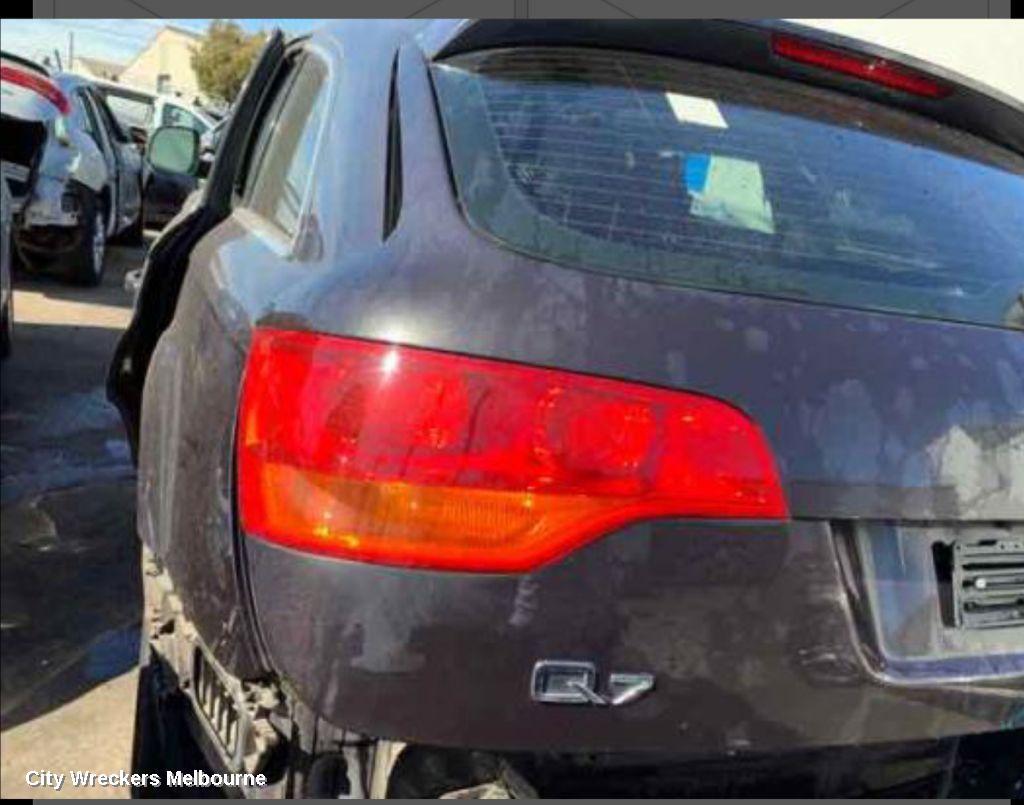 AUDI Q7 2009 Left Taillight