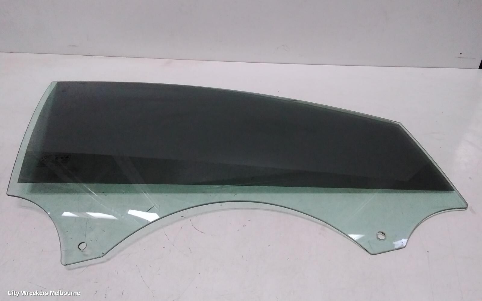 FORD MONDEO 2013 Right Front Door Window