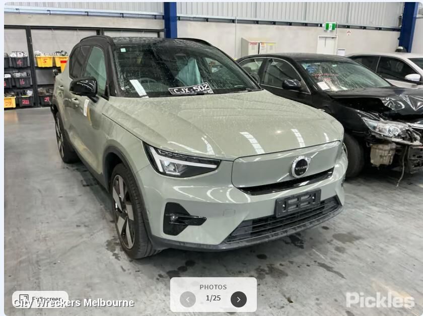 VOLVO XC40 2023 Left Headlamp