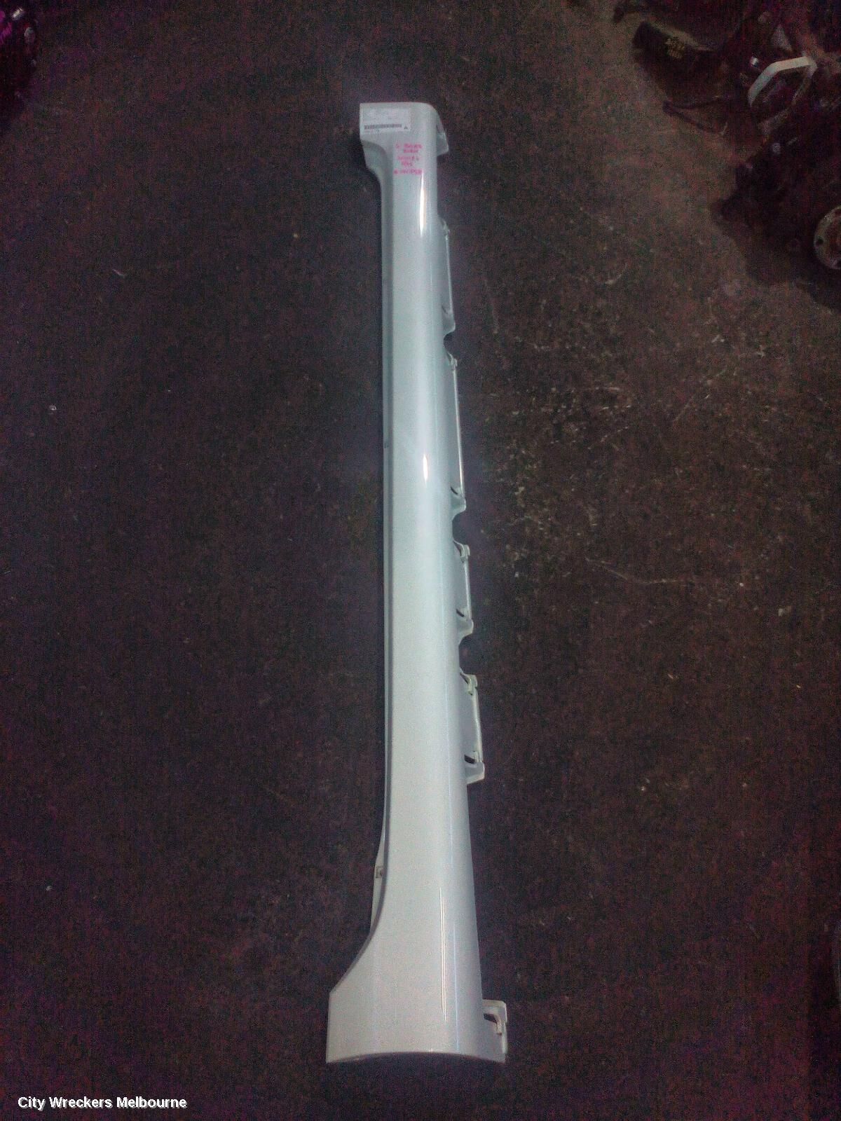 SUZUKI SWIFT 2024 Side Step/Skirt