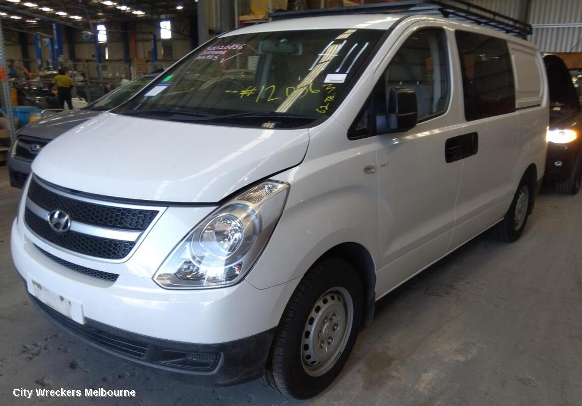 HYUNDAI ILOAD/IMAX 2015 Right Guard