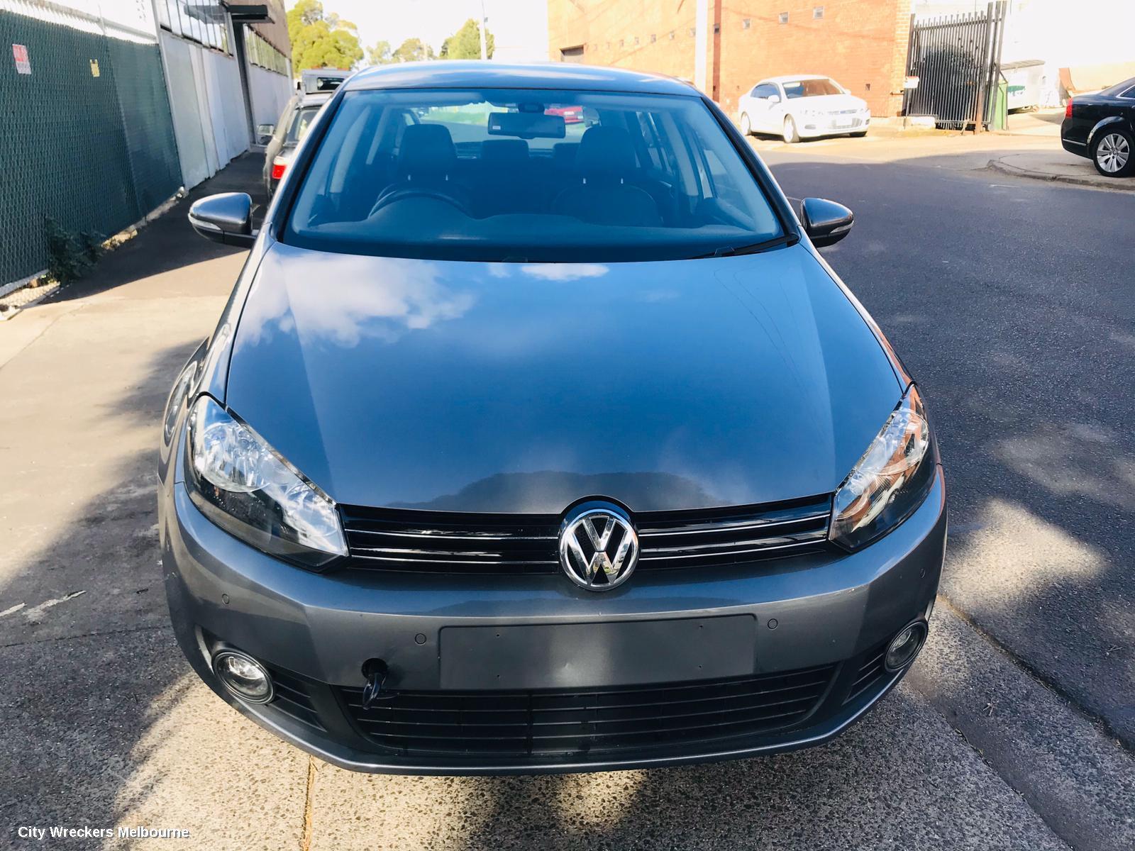 VOLKSWAGEN GOLF 2010 Rear Bumper