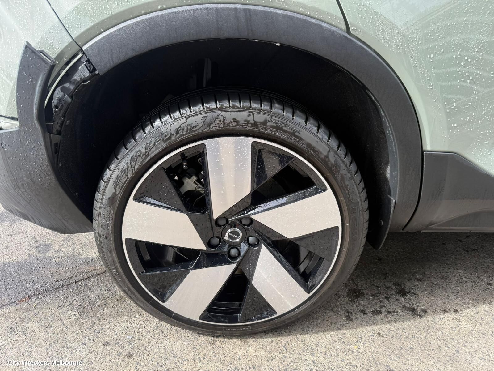 VOLVO XC40 2023 Wheel Mag