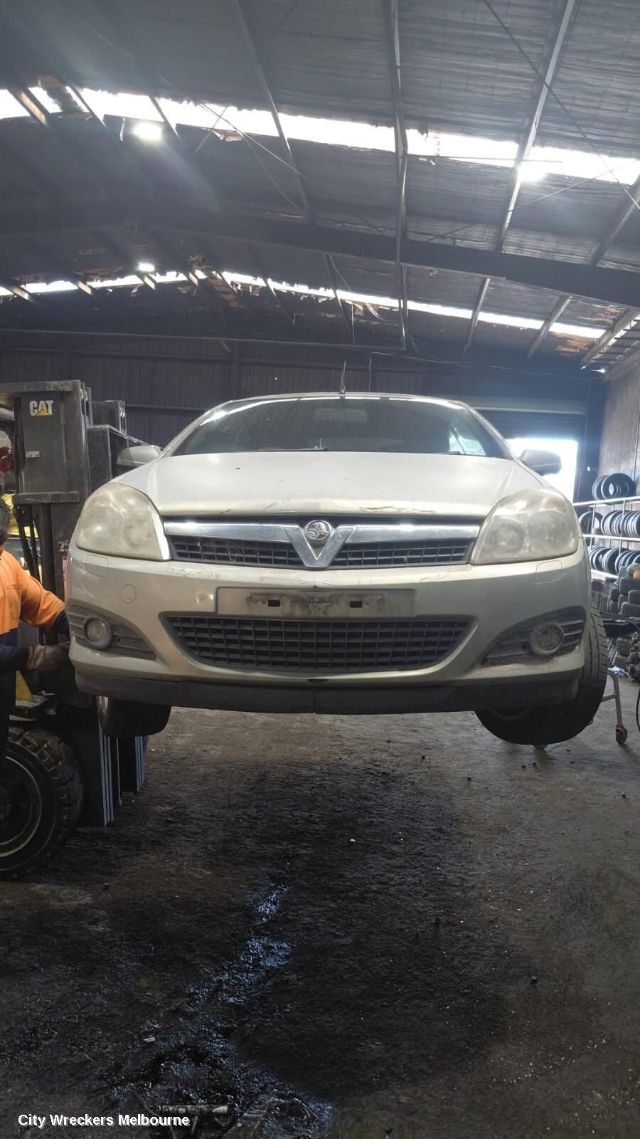 HOLDEN ASTRA 2009 Grille