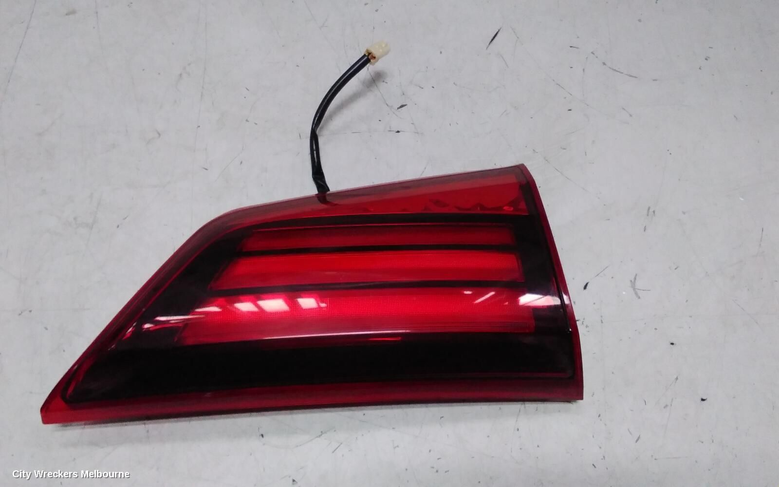 MITSUBISHI OUTLANDER 2016 Rear Garnish