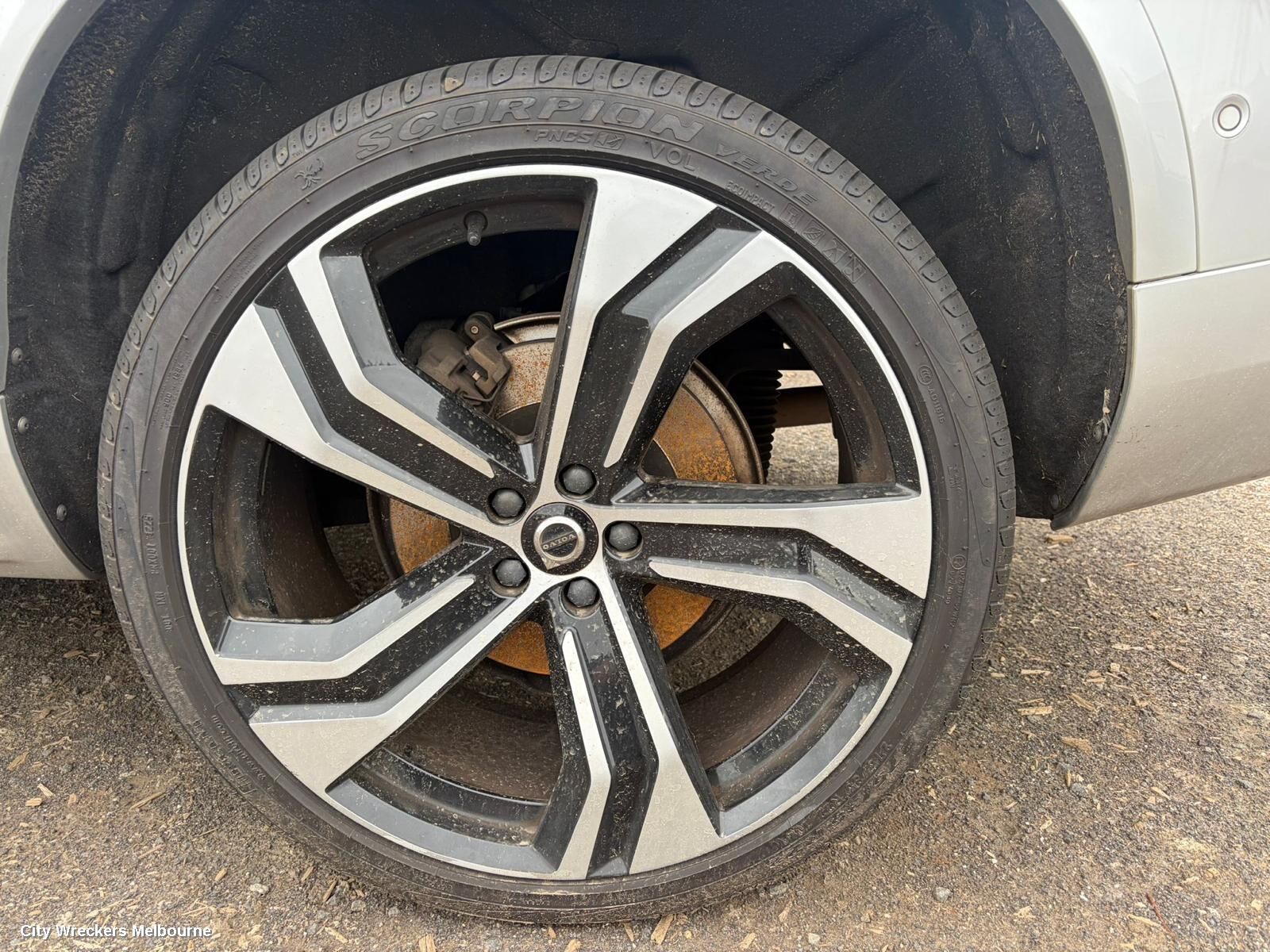 VOLVO XC90 2021 Wheel Mag