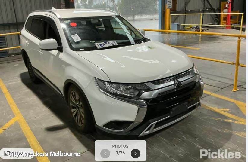 MITSUBISHI OUTLANDER 2018 Right Guard
