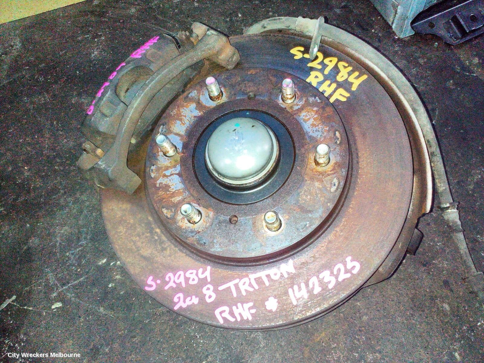MITSUBISHI TRITON 2008 Right Front Hub Assembly