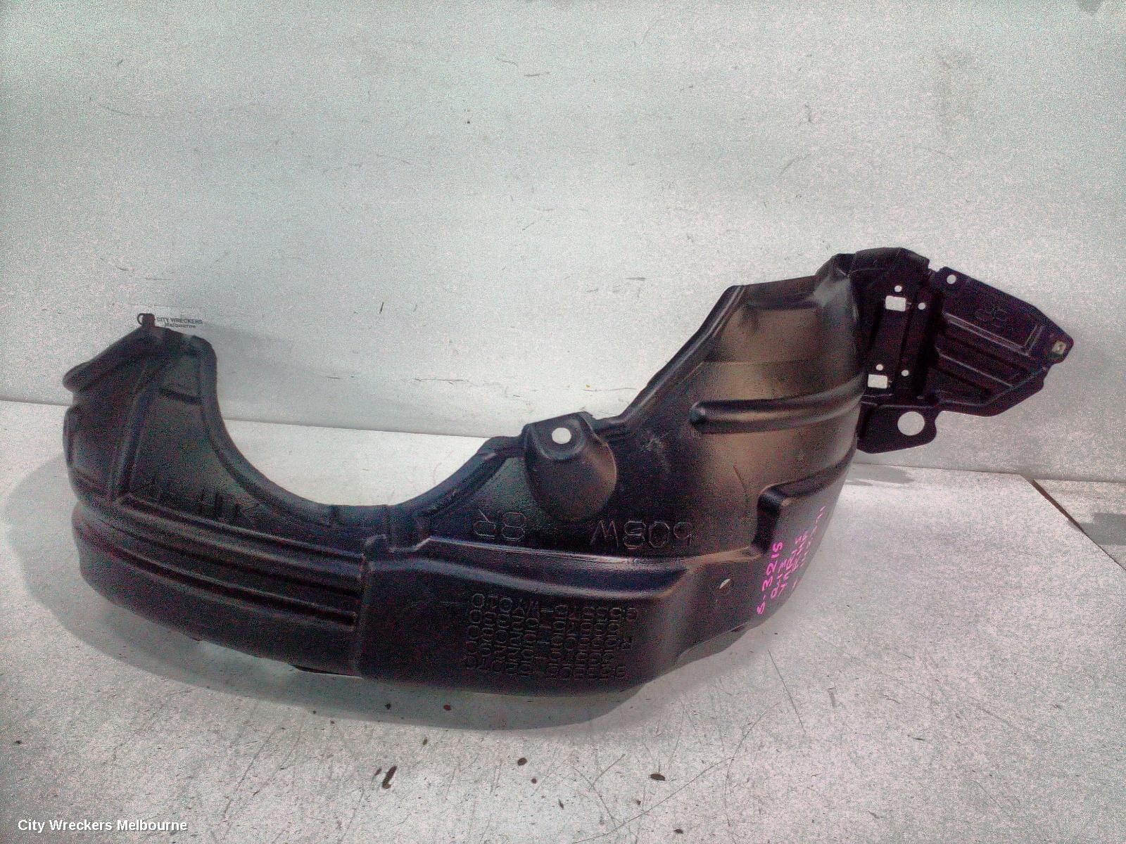 TOYOTA YARIS 2013 Right Guard Liner
