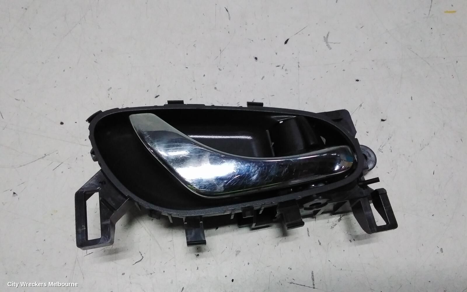 NISSAN NAVARA 2019 Door Handle