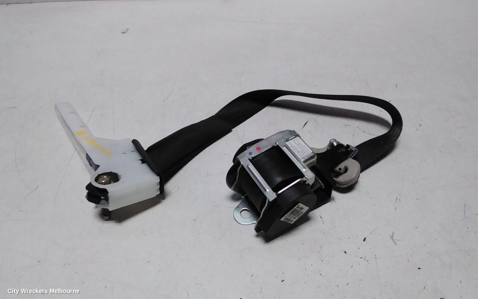 NISSAN JUKE 2013 Seatbelt/Stalk