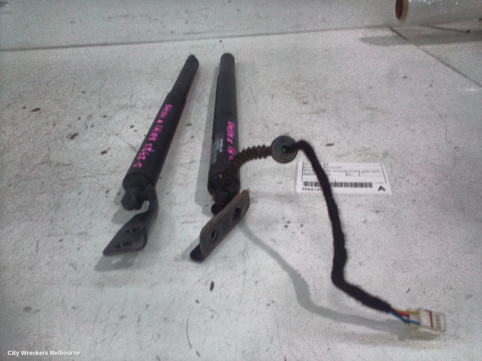 MG HS 2021 Hatch Strut