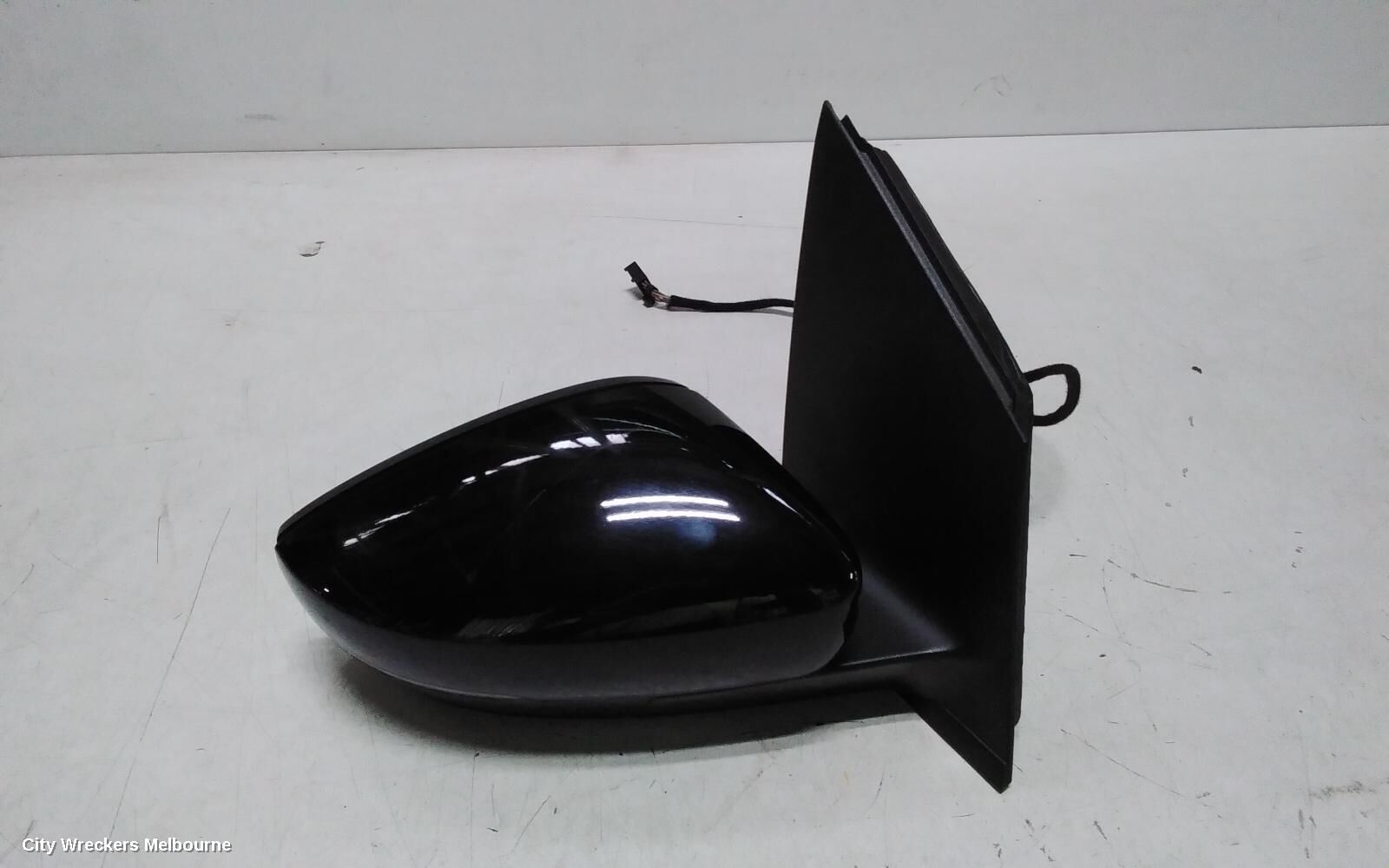 VOLKSWAGEN POLO 2016 Right Door Mirror