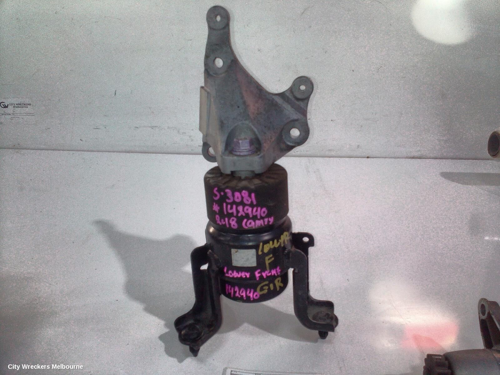 TOYOTA CAMRY 2018 Mount