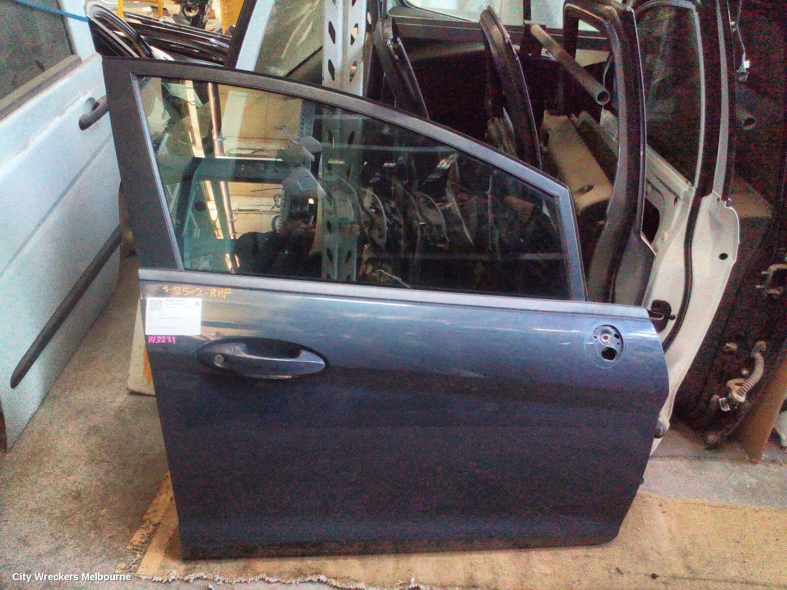 FORD FIESTA 2016 Right Front Door