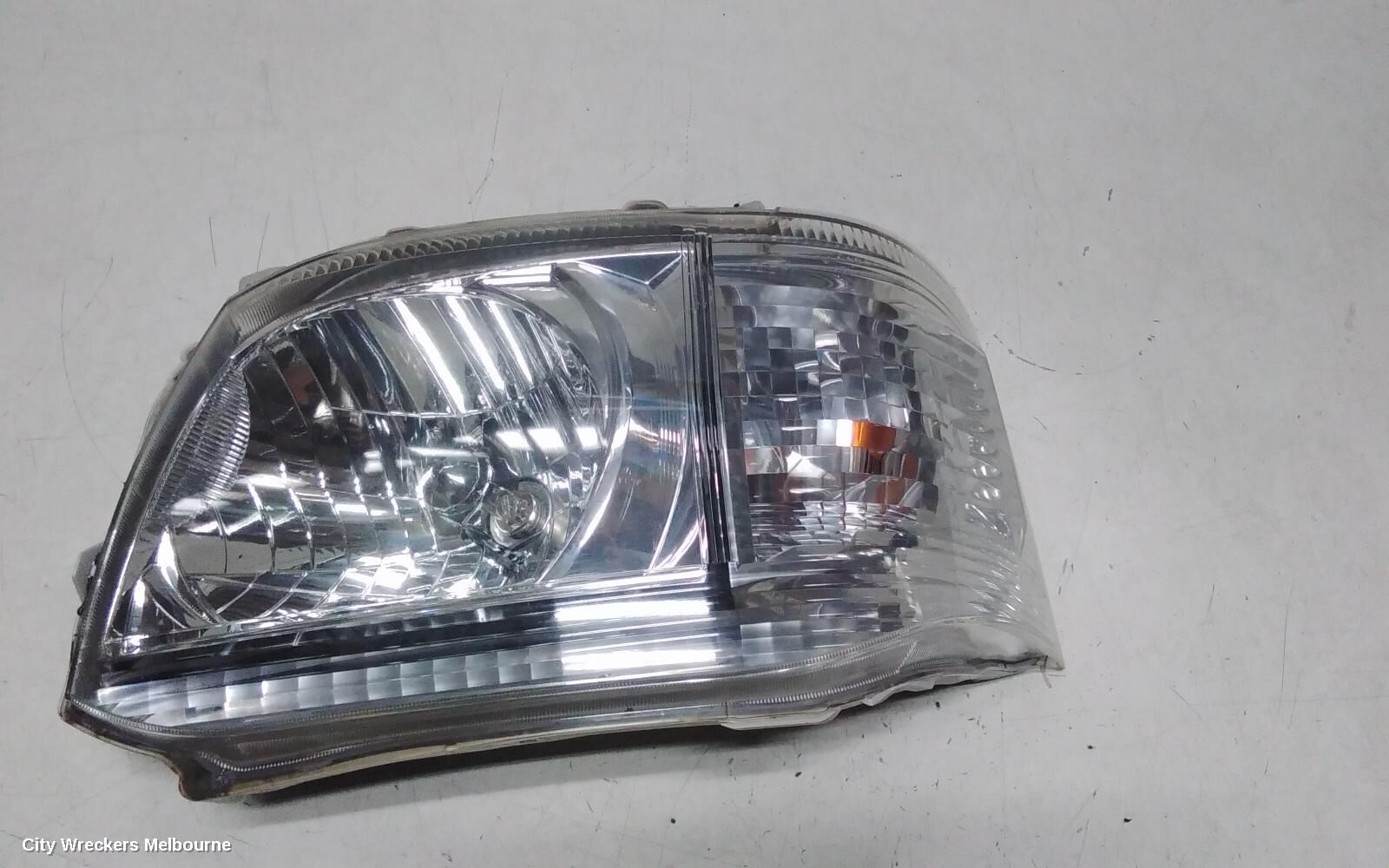TOYOTA HIACE 2007 Left Headlamp