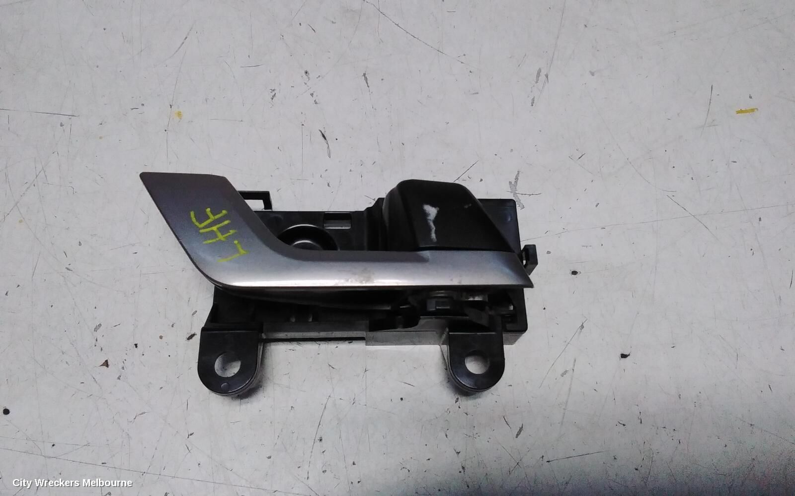 TOYOTA KLUGER 2012 Door Handle
