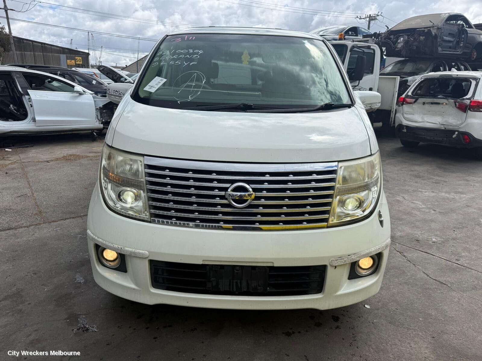 NISSAN ELGRAND 2004 Door Handle