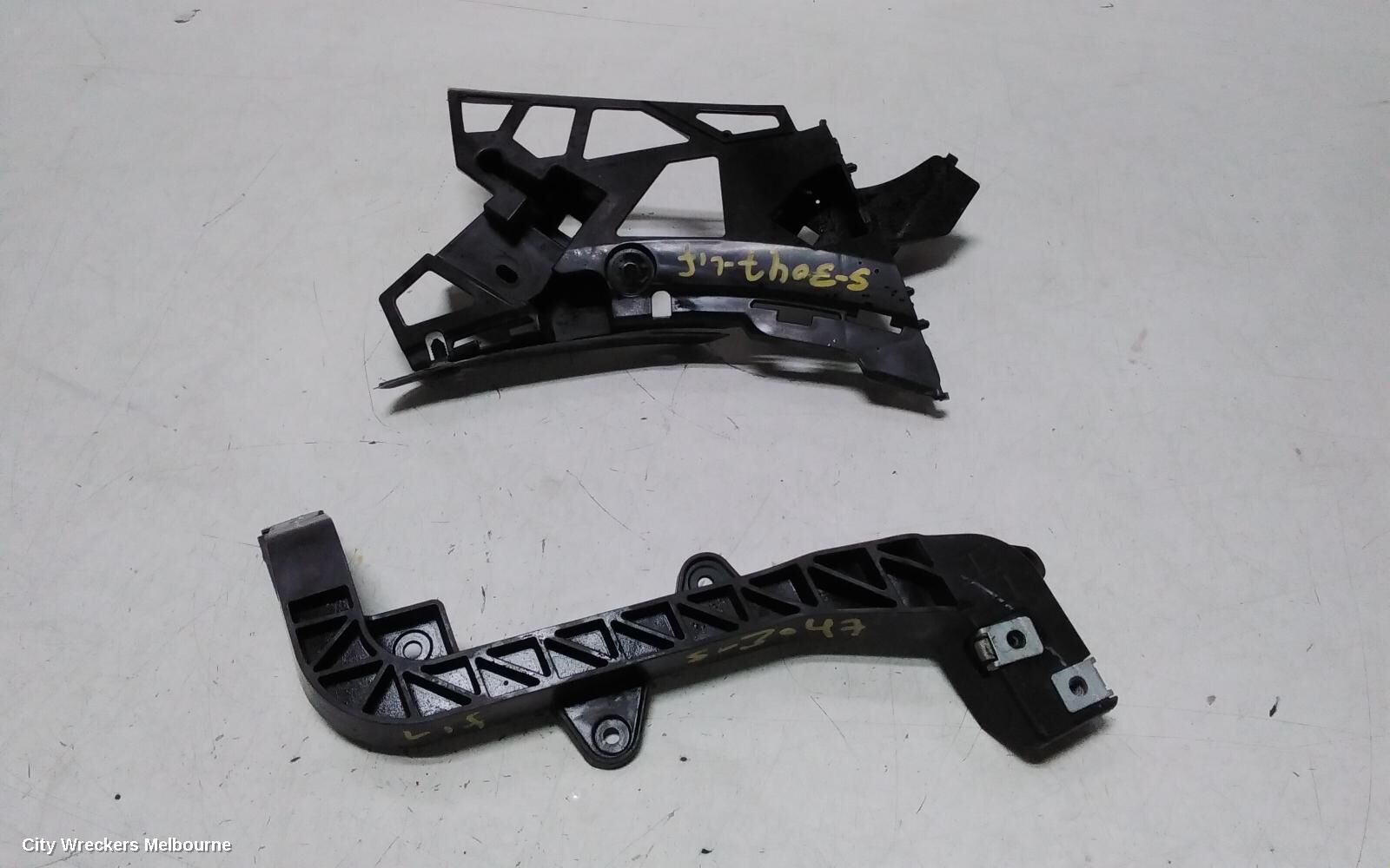 MERCEDES GLE CLASS, C292/W166 06/15-04/19, LHS HEADLIGHT BRACKET: 143192