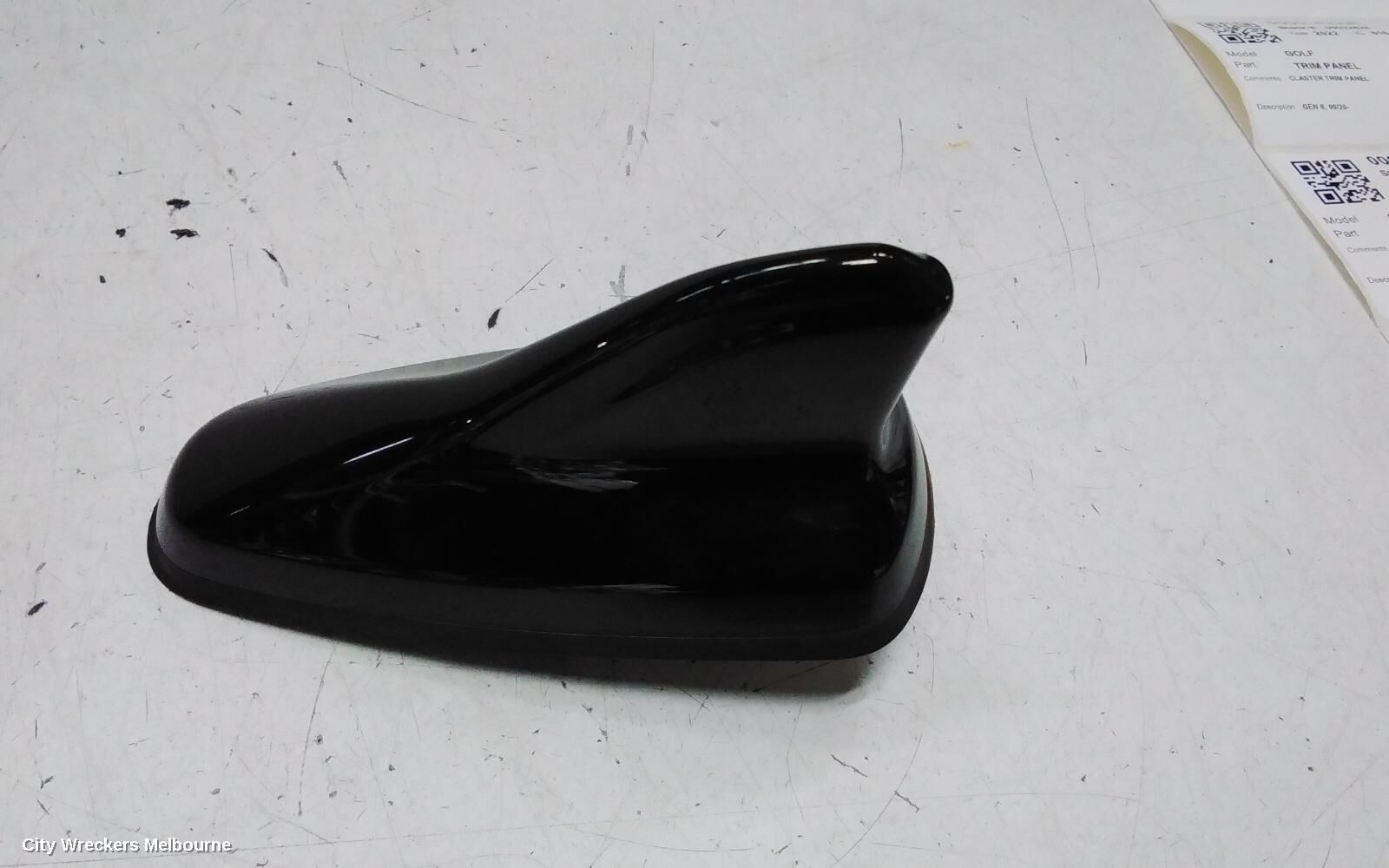 VOLKSWAGEN GOLF 2022 Antenna