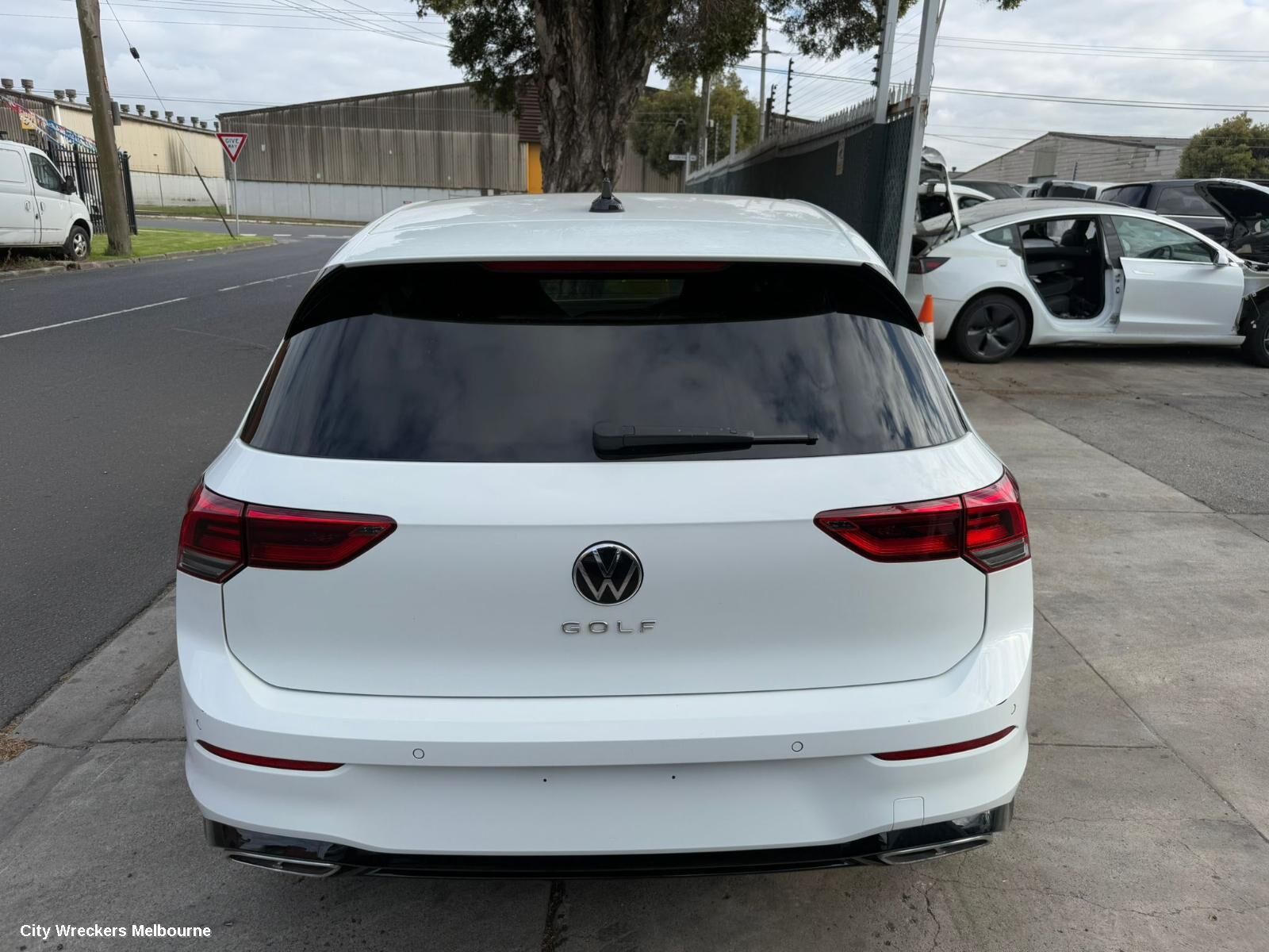 VOLKSWAGEN GOLF 2022 Front Seat