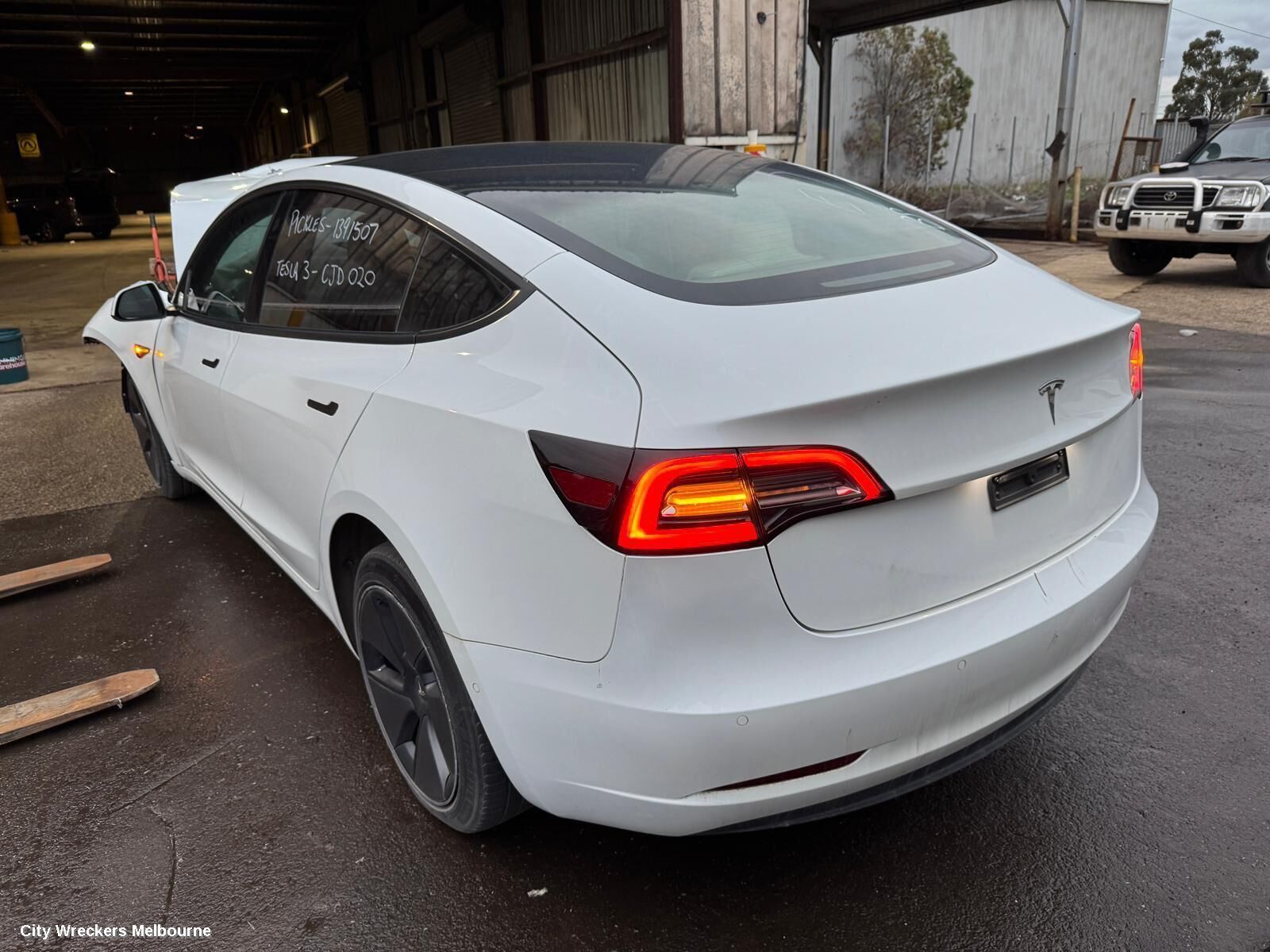TESLA MODEL 3 2023 Left Front Hub Assembly