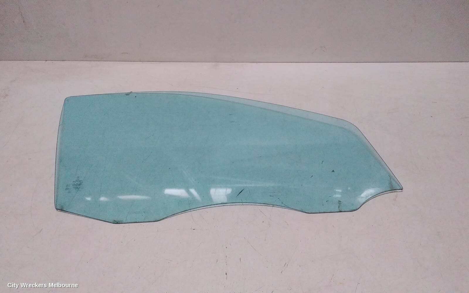 MERCEDES C CLASS 2005 Right Front Door Window