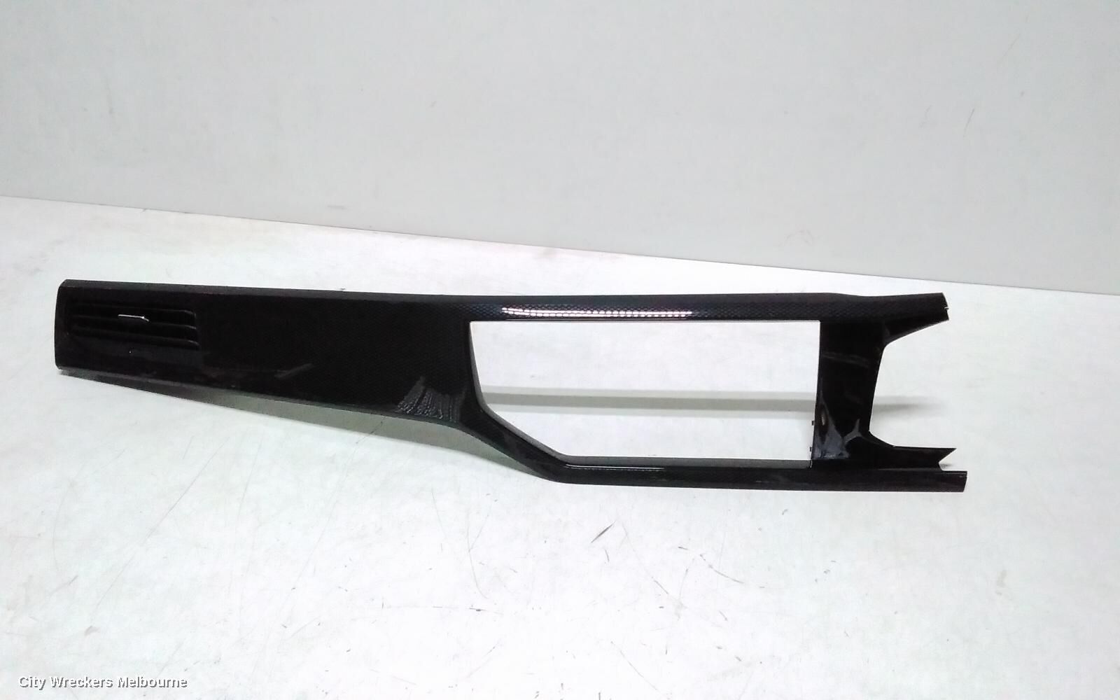 VOLKSWAGEN POLO 2024 Trim Panel
