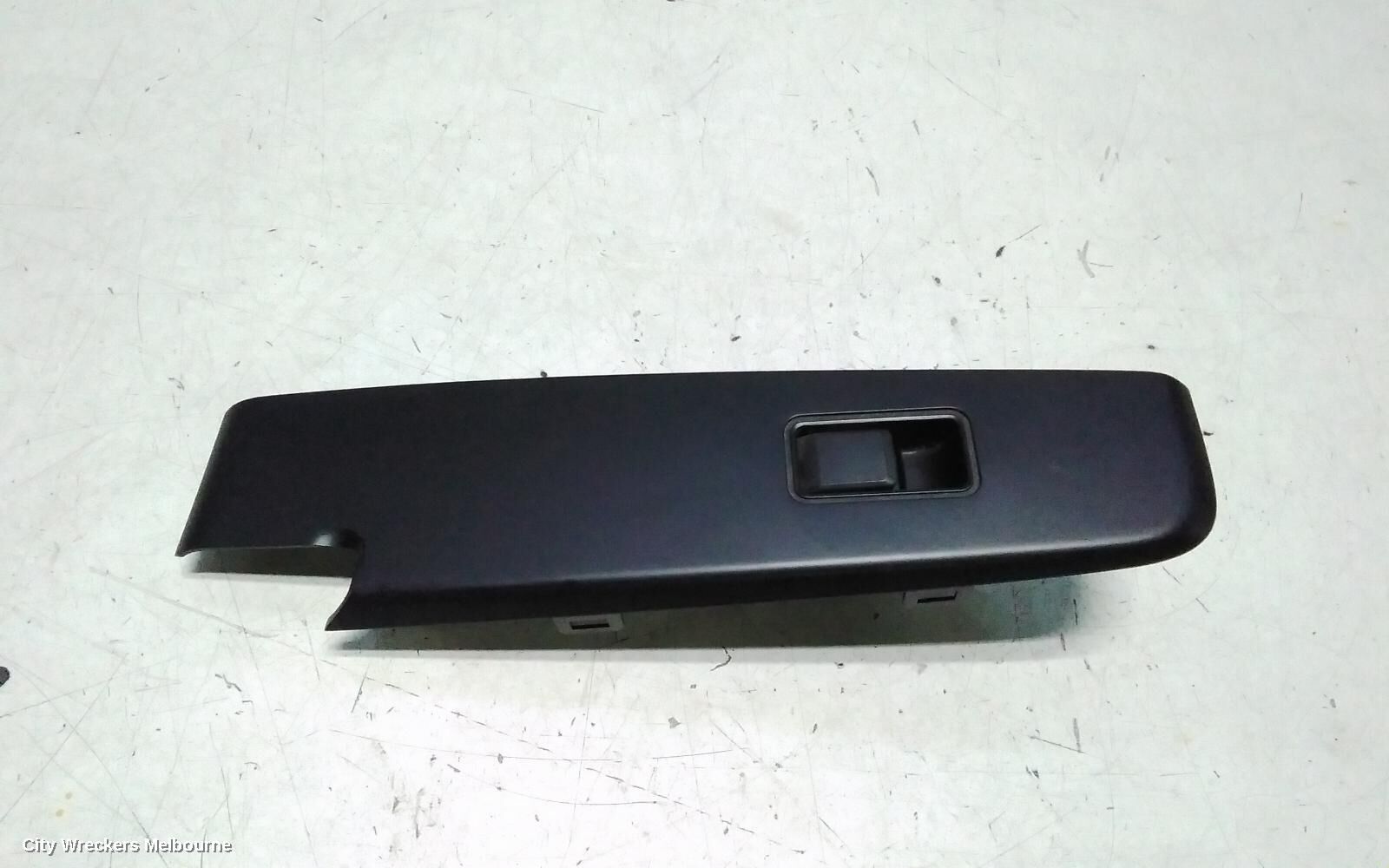 ISUZU DMAX 2023 Pwr Dr Wind Switch