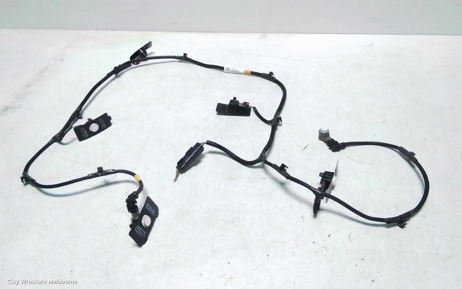 TESLA MODEL Y, 1ST GEN, 03/22-, REAR BAR PARKING SENSORS  6: 143629