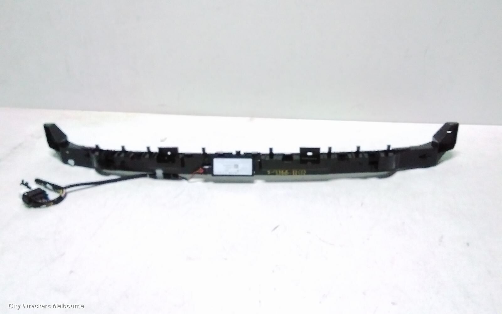 TESLA MODEL Y, 1ST GEN, 03/22-, REAR BAR CENTRE BRAKET: 143630