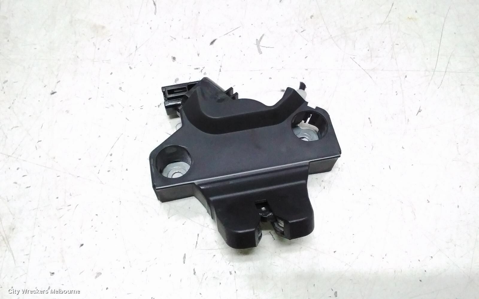 TOYOTA COROLLA 2018 Door/Boot/Gate Lock, BOOTLID LOCK, 1ZRE172R, 2/13-06/19