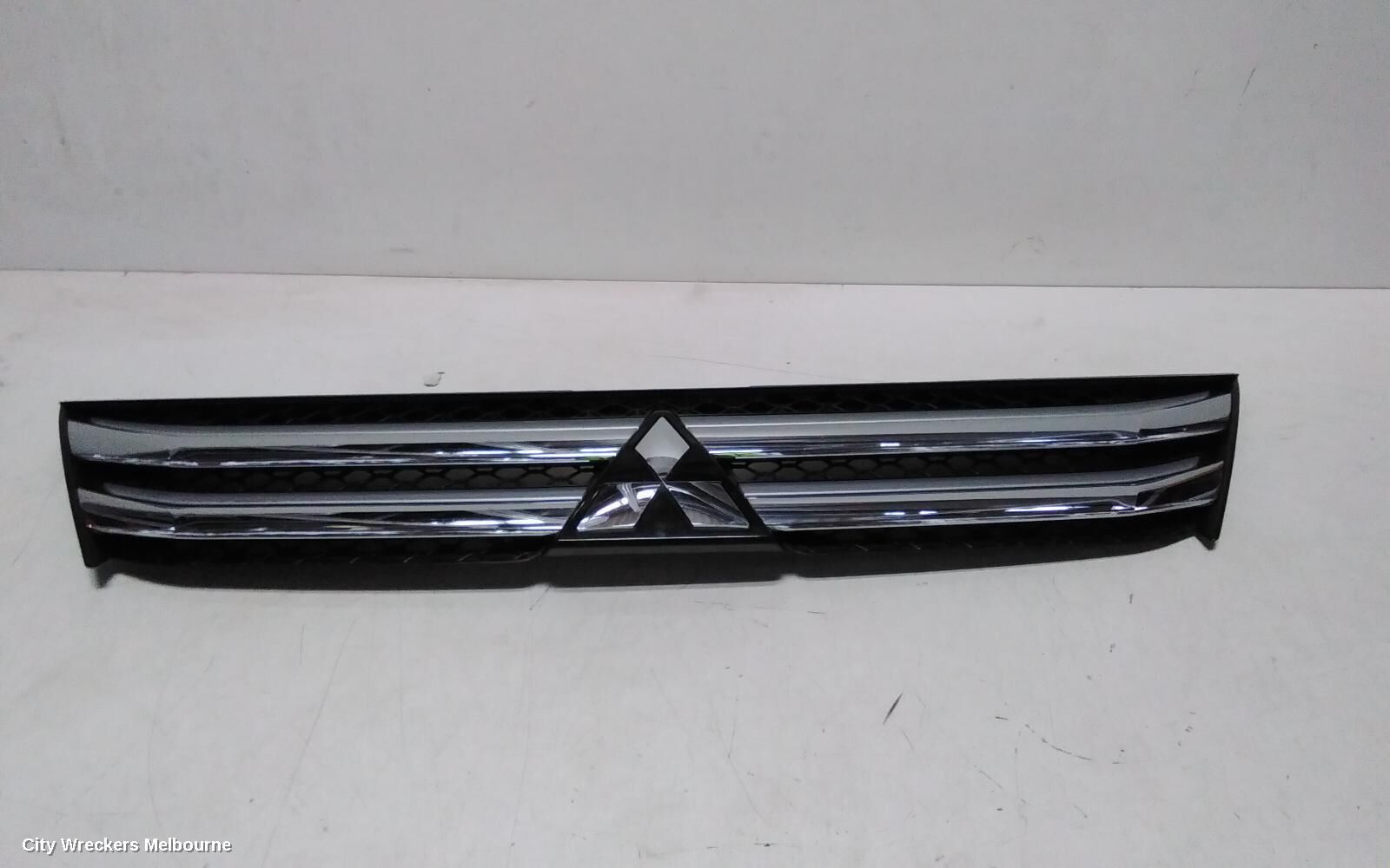 MITSUBISHI ECLIPSE CROSS 2018 Grille