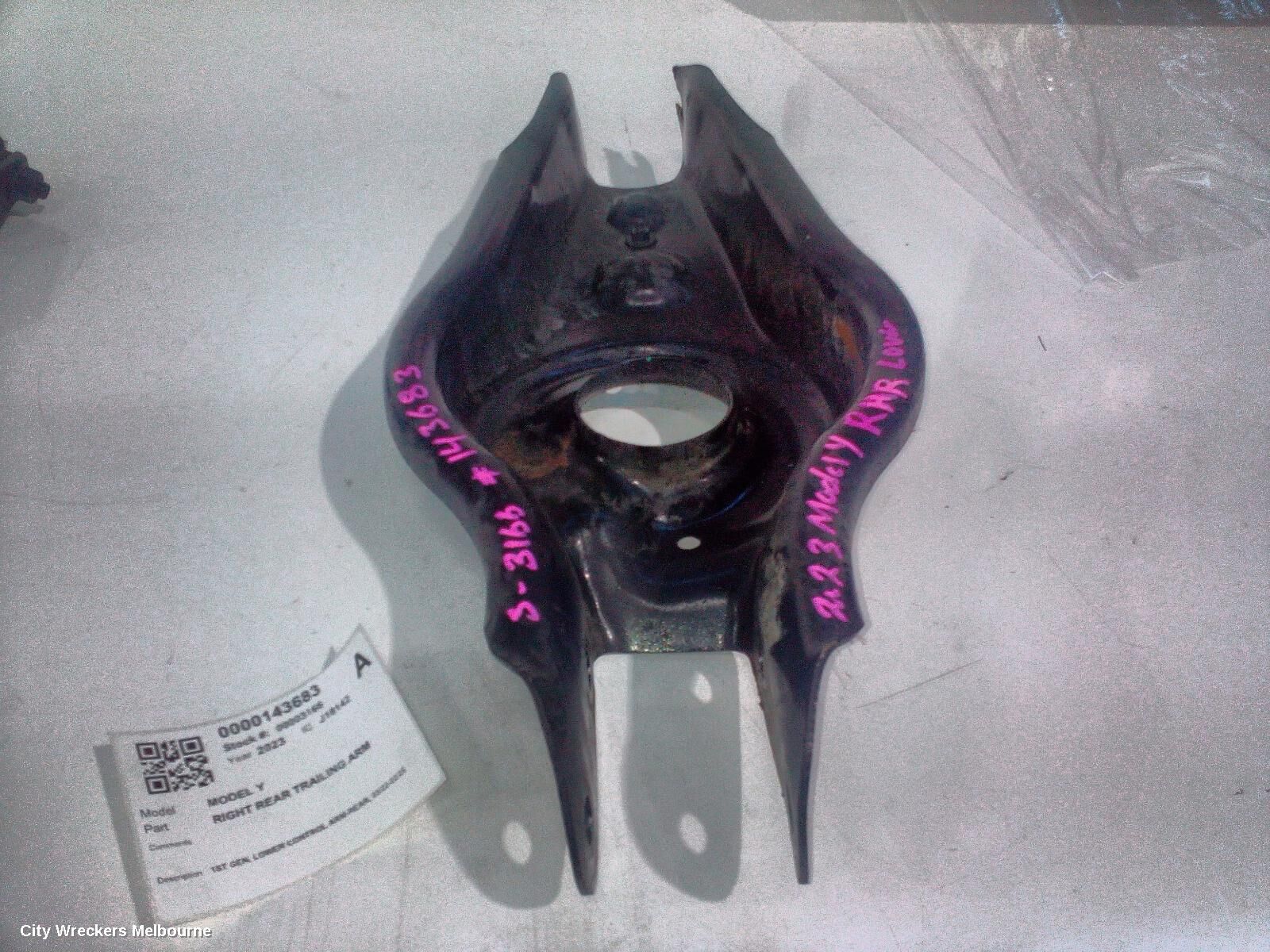 TESLA MODEL Y 2023 Right Rear Trailing Arm
