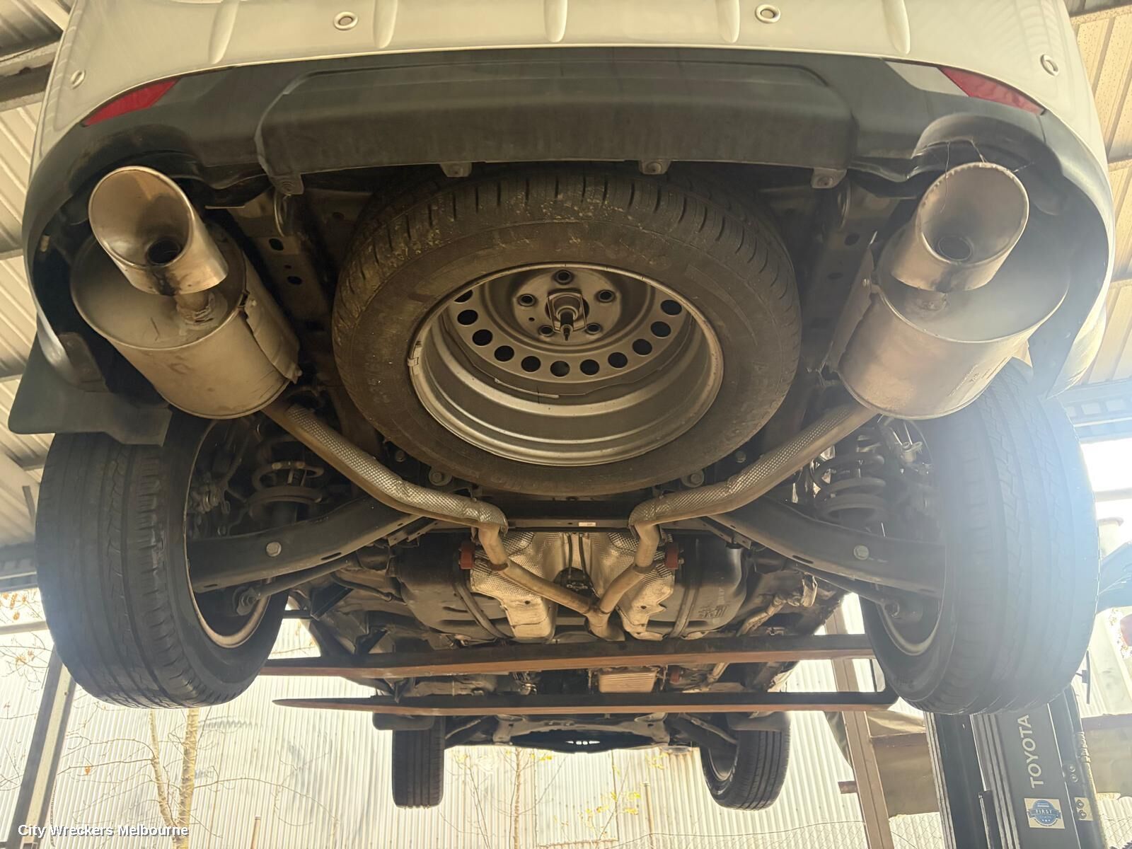 MAHINDRA XUV500 2020 Spare Wheel Carrier