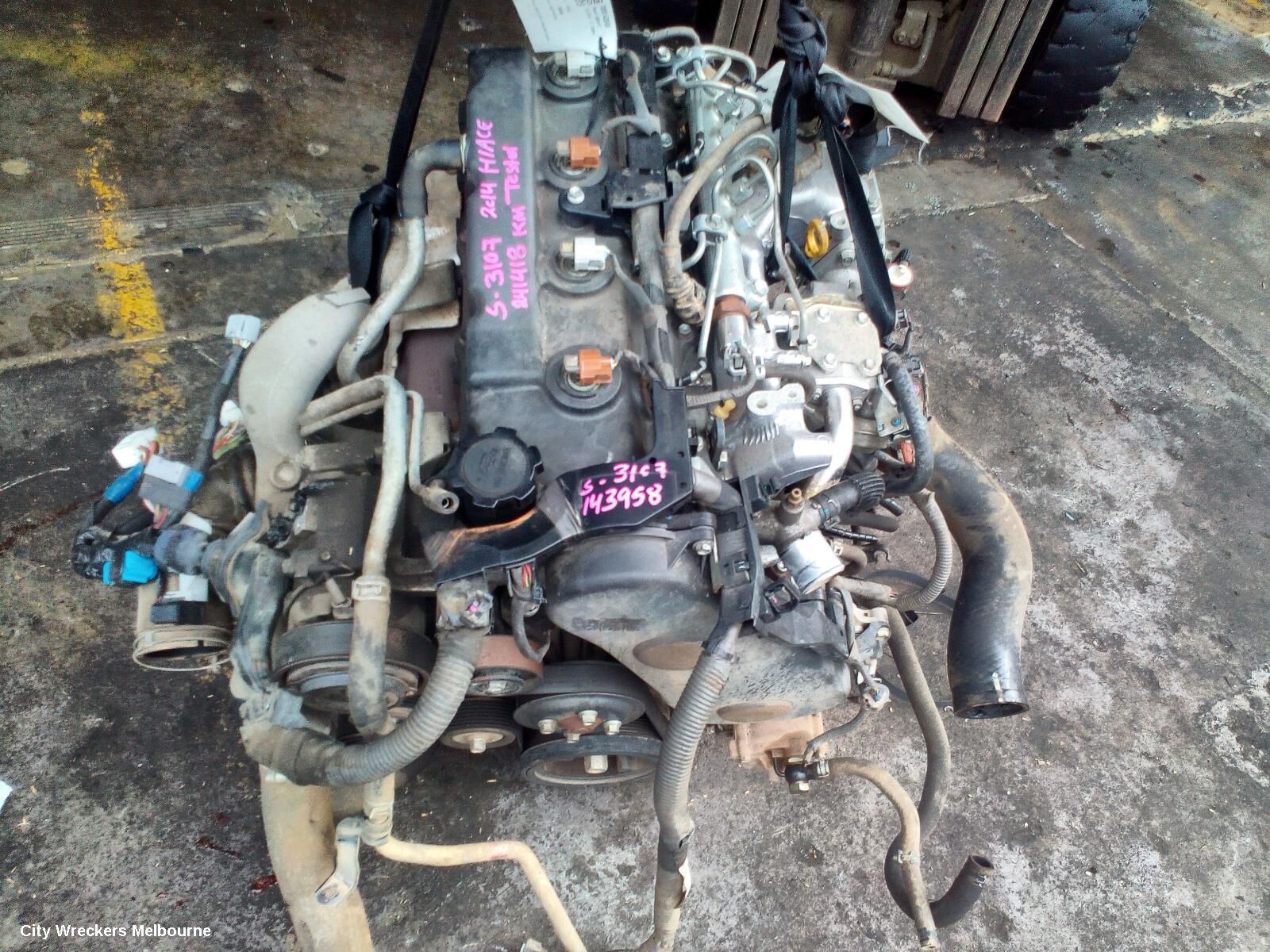TOYOTA HIACE 2014 Engine