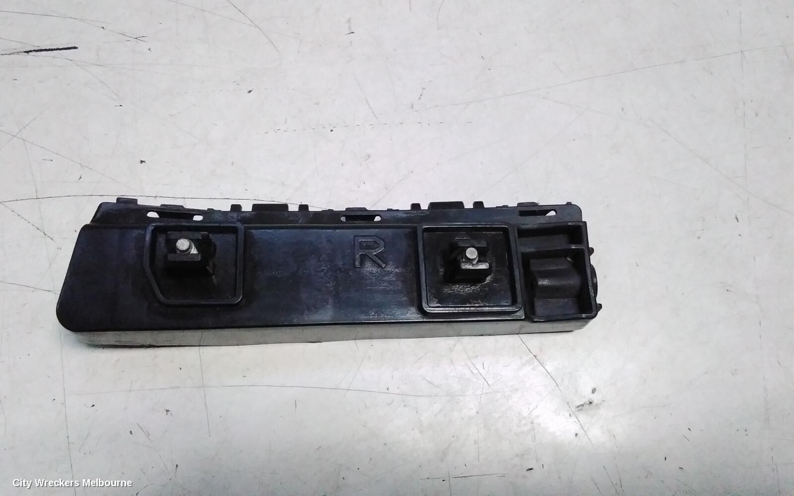 HONDA ACCORD, 8TH GENERATION 02/08-04/13, RHF BAR Retainer : 145077