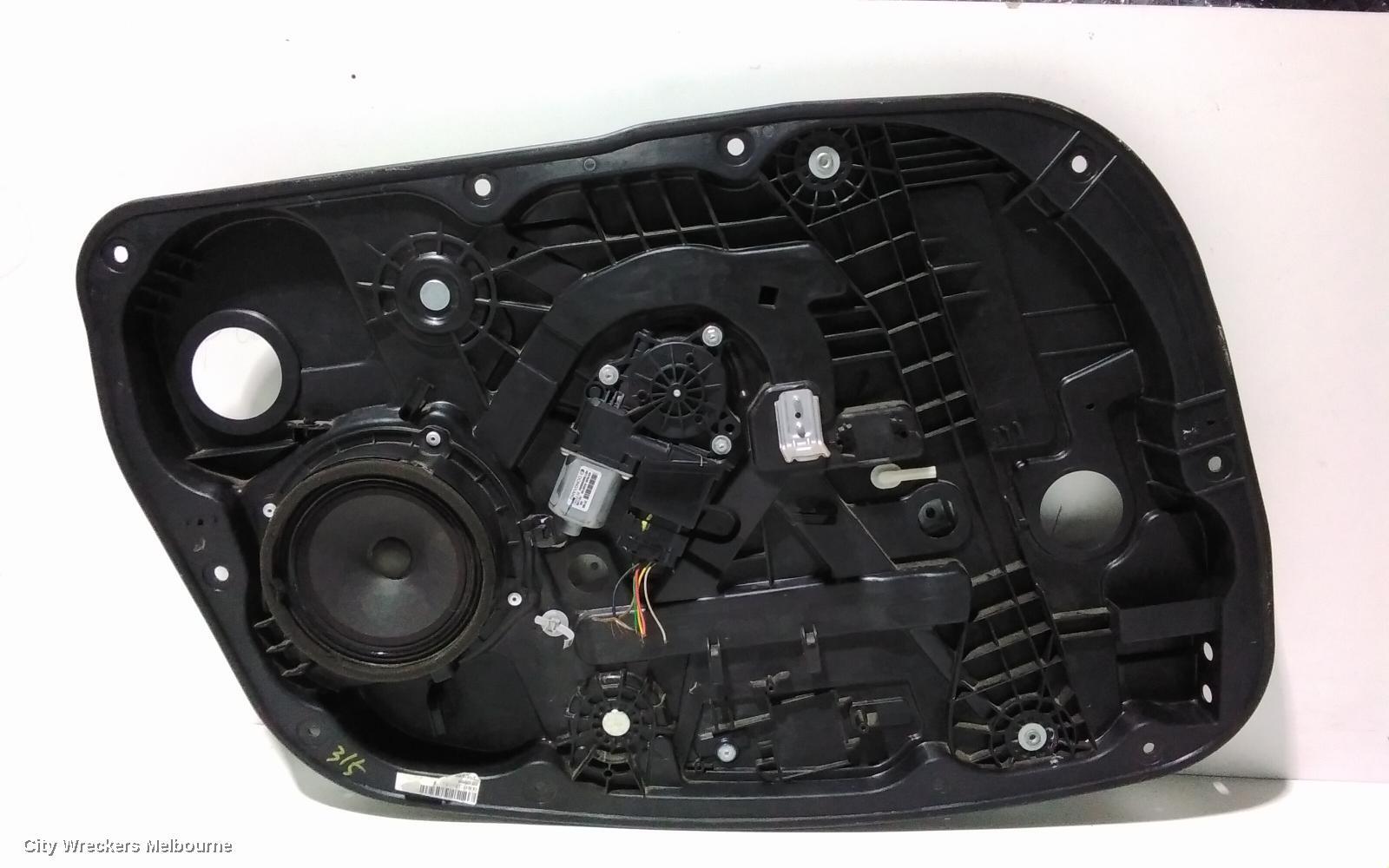 HYUNDAI I30 2013 Right Front Door Window