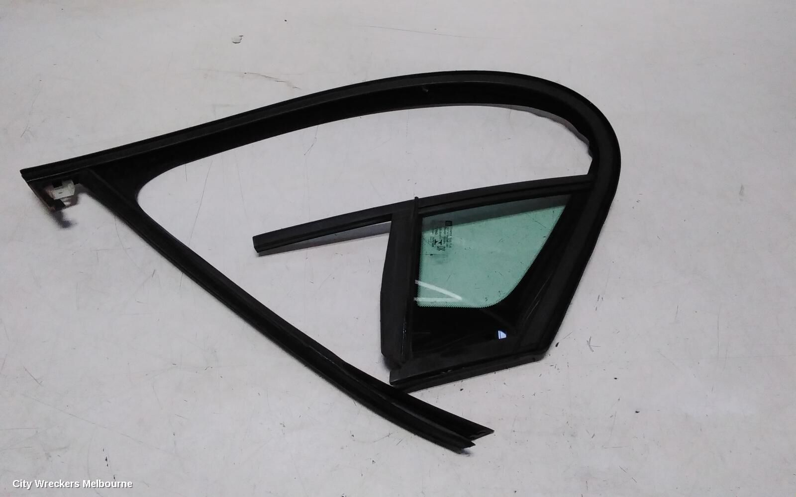 HOLDEN ASTRA 2018 Right Front 1/4 Door Glass