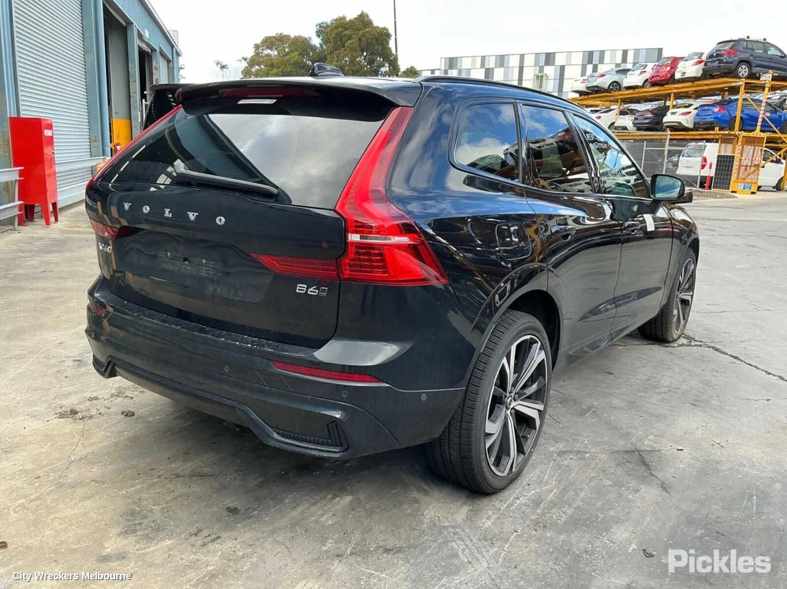 VOLVO XC60 2022 Left Taillight