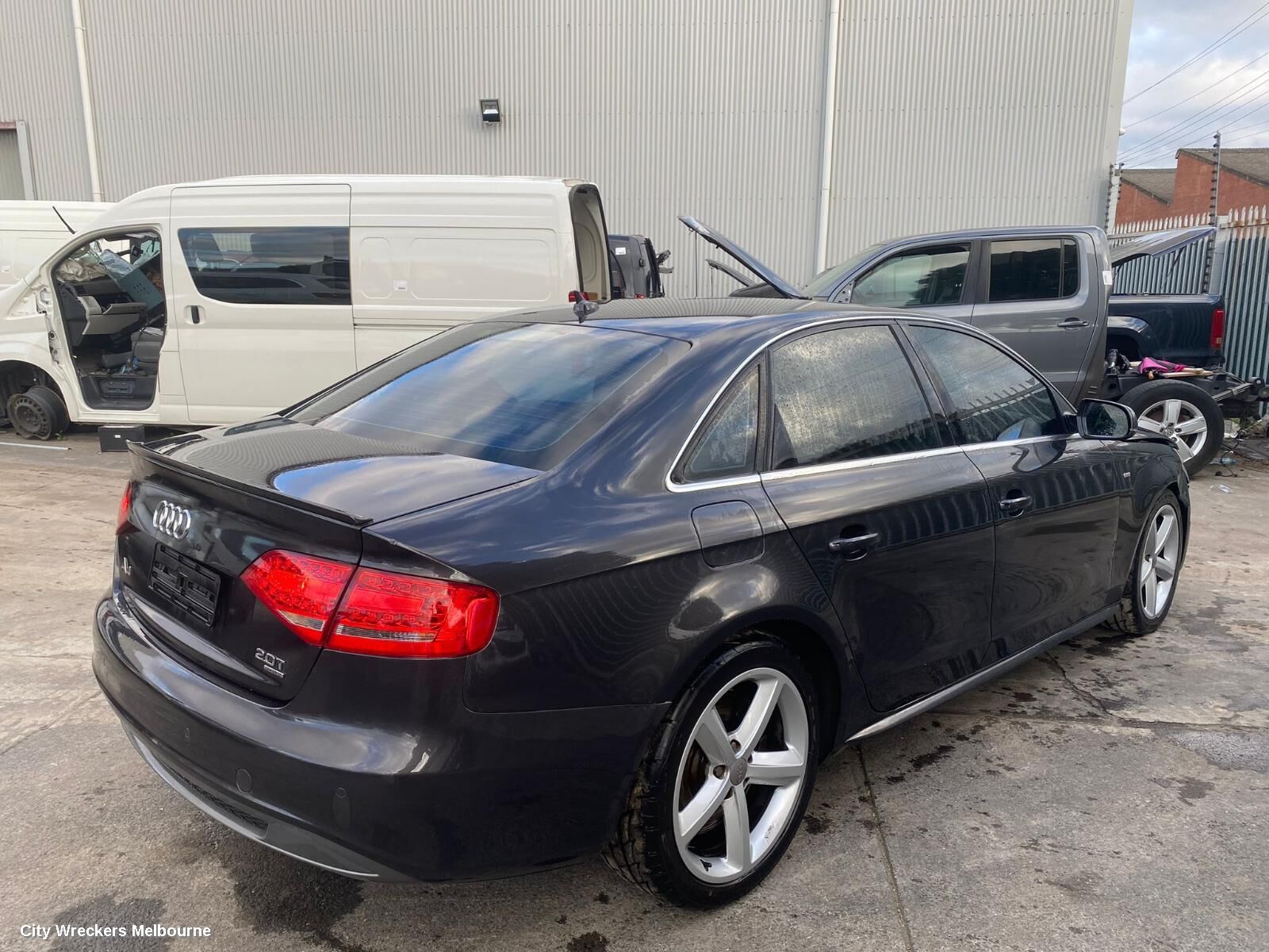 AUDI A4 2011 Right Headlamp