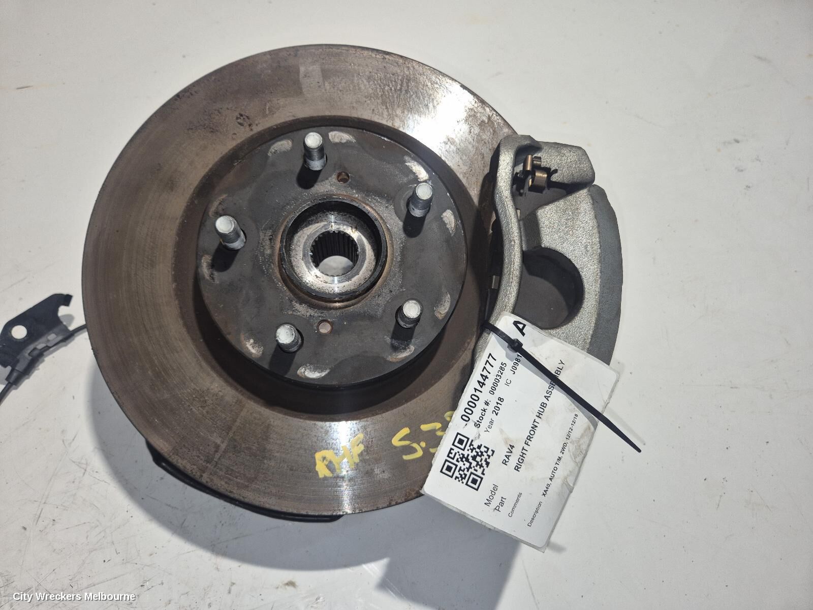 TOYOTA RAV4 2018 Right Front Hub Assembly