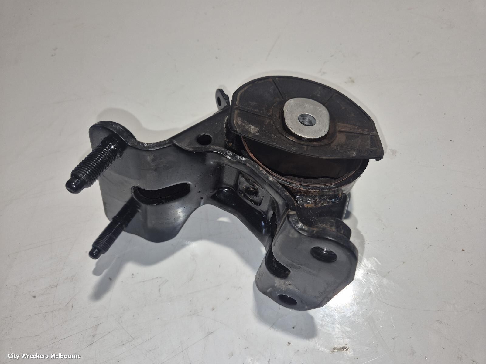TOYOTA RAV4 2018 Mount