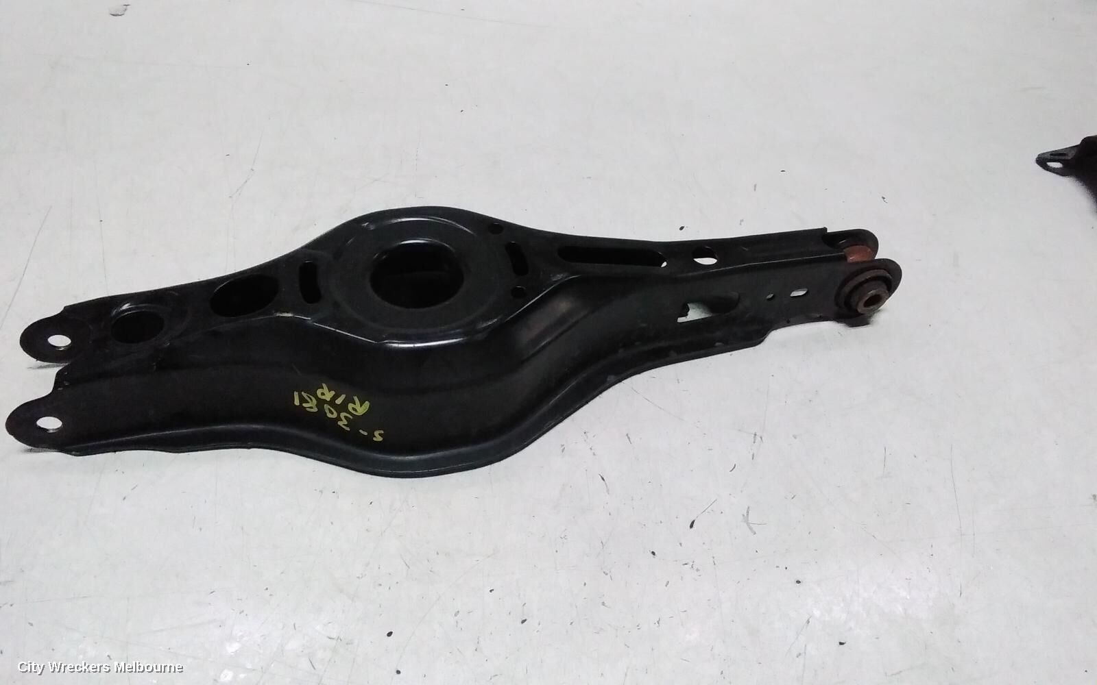TOYOTA CAMRY 2018 Right Rear Trailing Arm