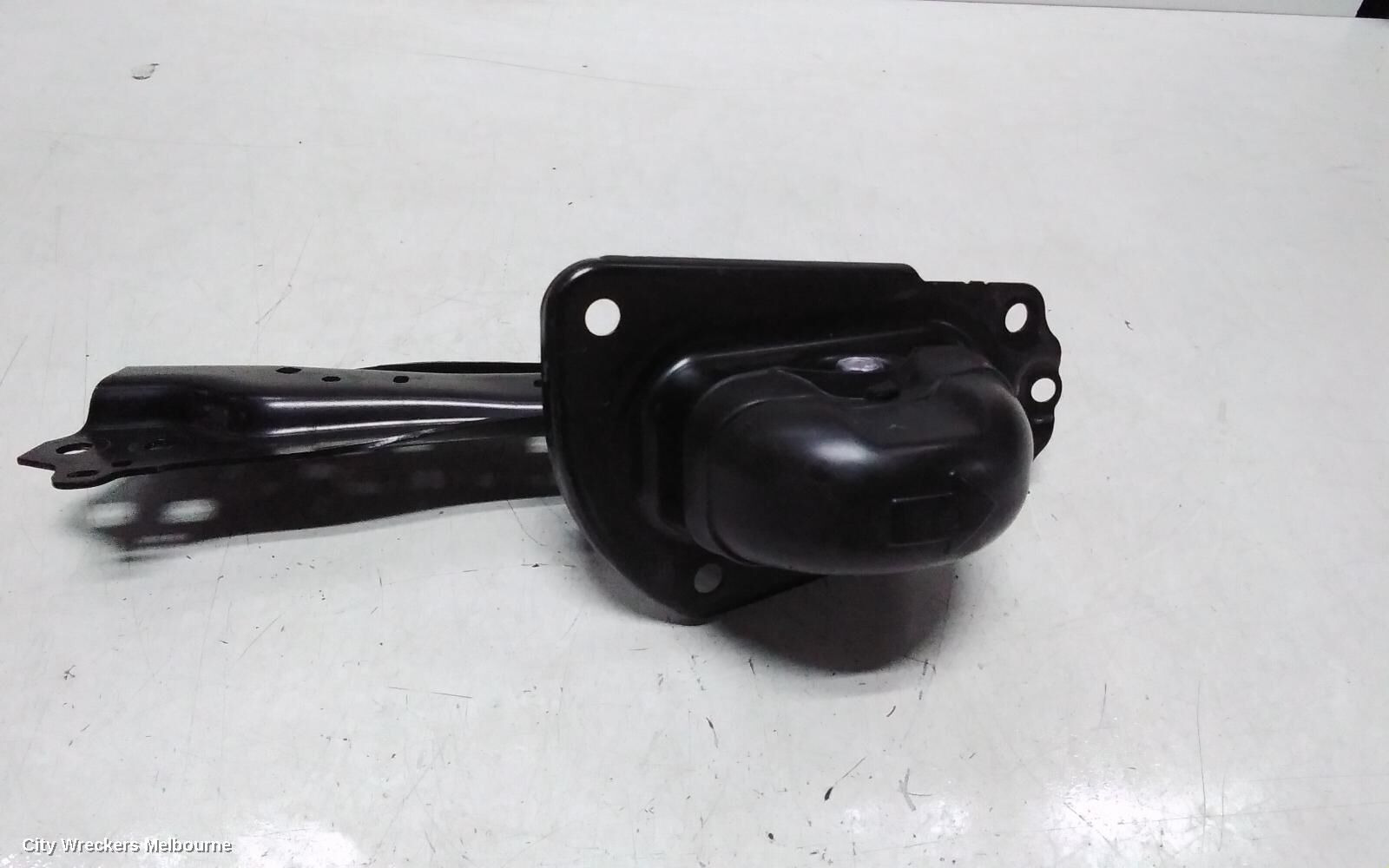 TOYOTA CAMRY 2018 Right Rear Trailing Arm