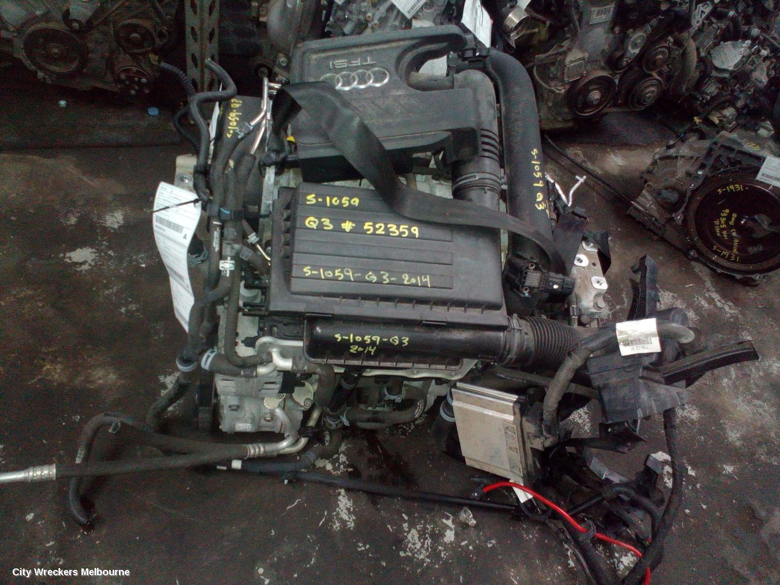 AUDI Q3 2014 Engine