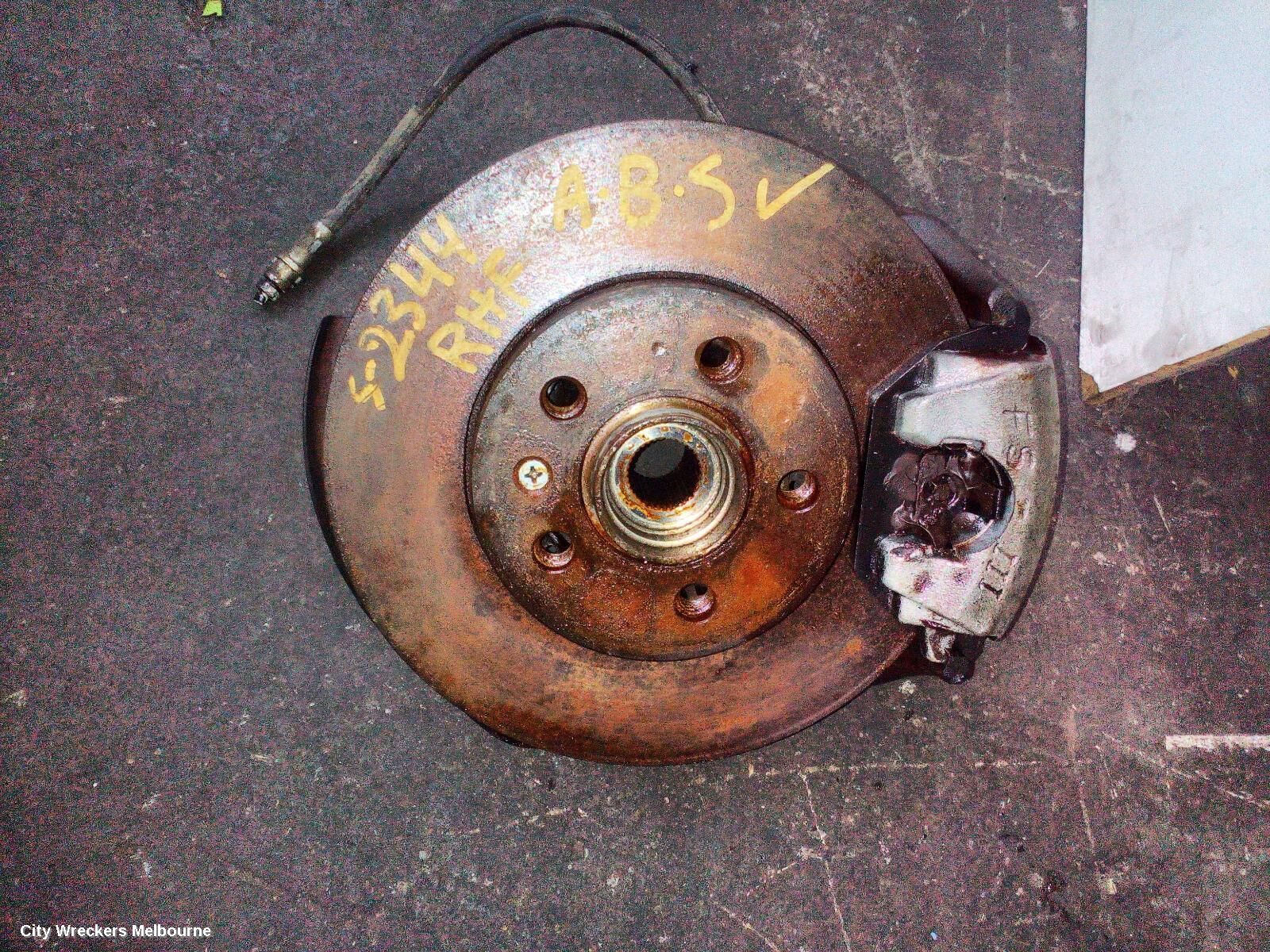 VOLKSWAGEN GOLF 2000 Right Front Hub Assembly
