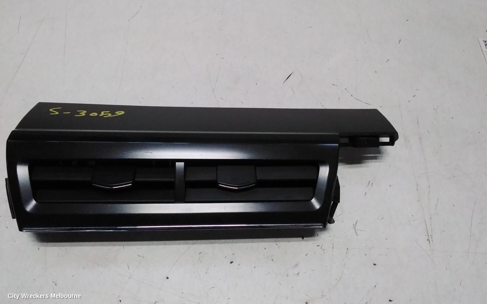 TOYOTA PRIUS, ZVW40R, PRIUS V, 05/12-11/22, Center Airvent: 145008