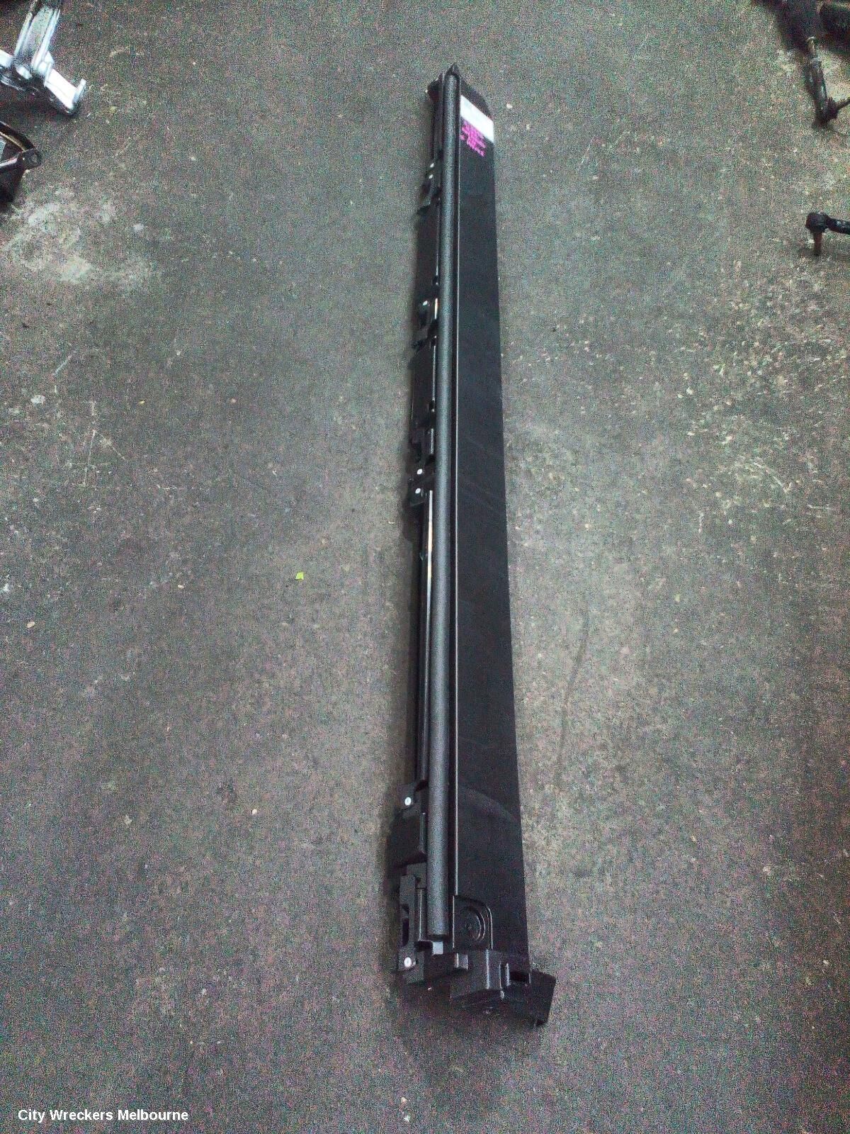 MITSUBISHI OUTLANDER 2022 Side Step/Skirt
