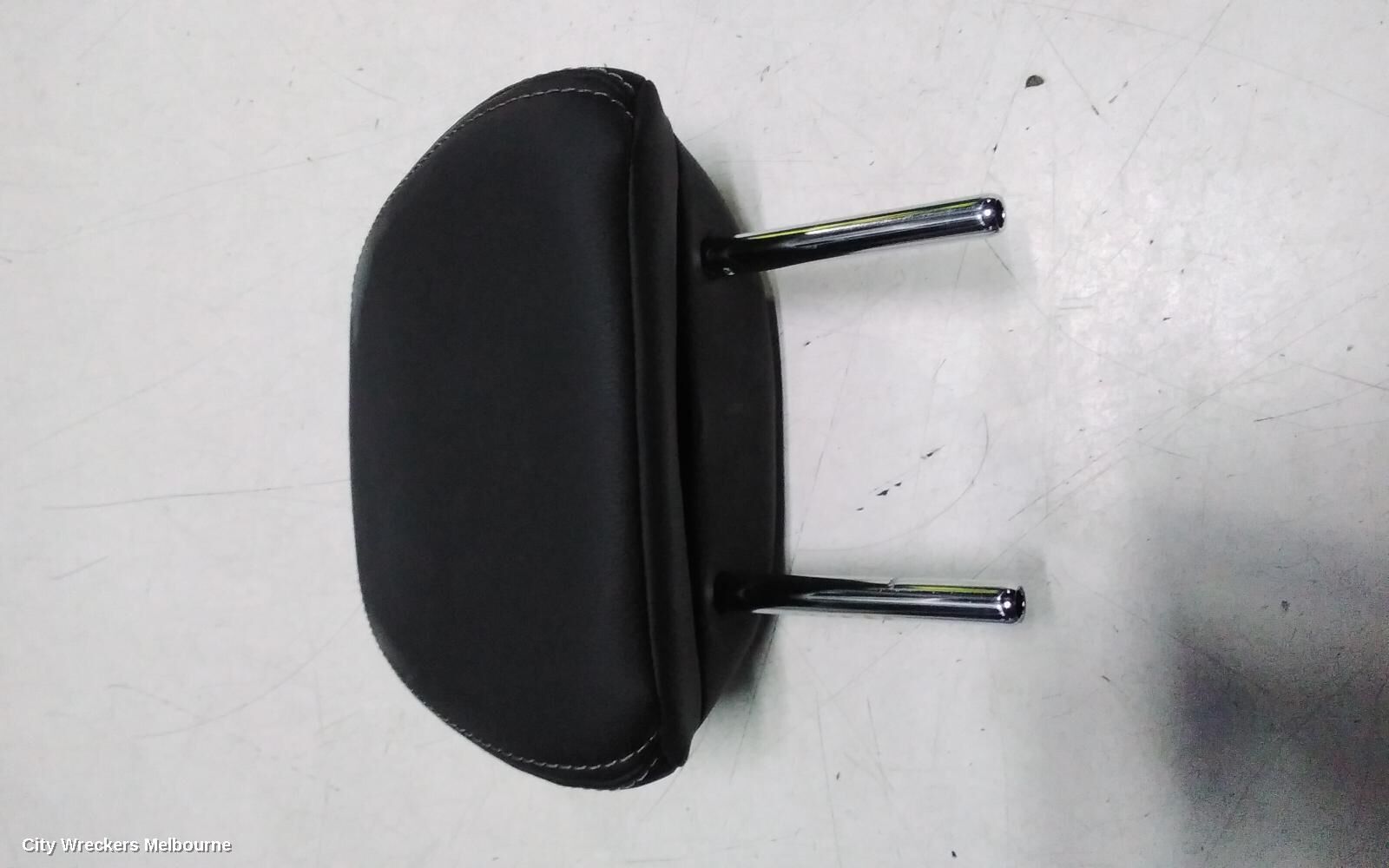 MITSUBISHI OUTLANDER 2022 Headrest